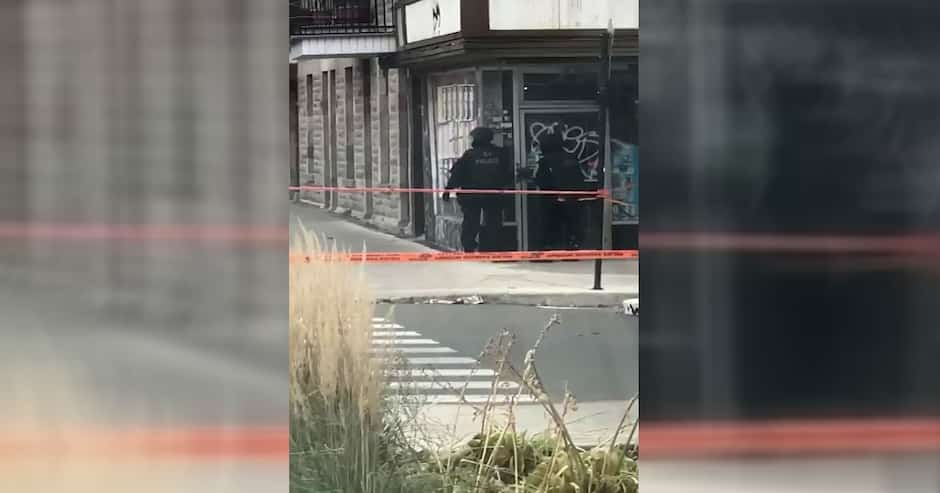 Homens armados invadiram a sede da Ubisoft fazendo dezenas de funcionários reféns Clique para ver a imagem em tamanho original