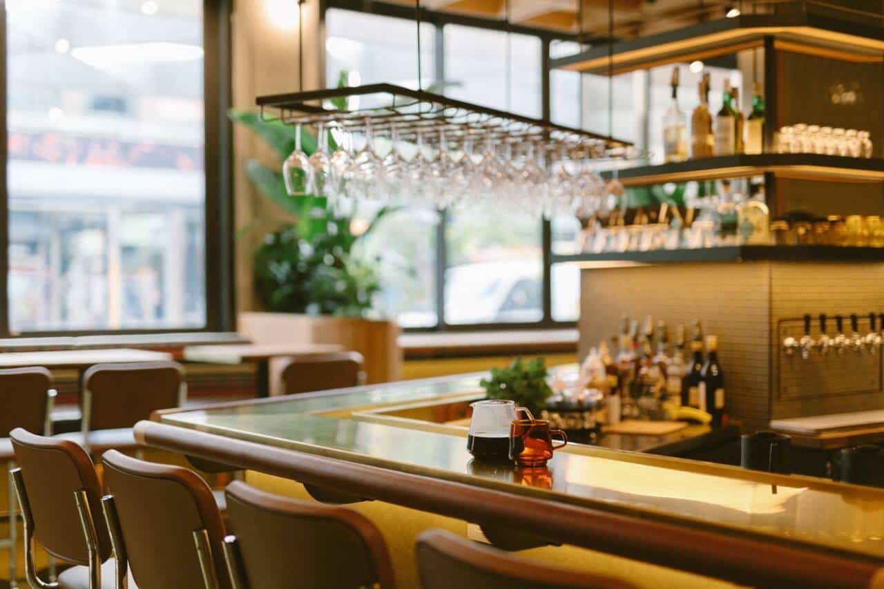 Une buvette où s’installer du café au «5 à tard» ouvre sur la Plaza