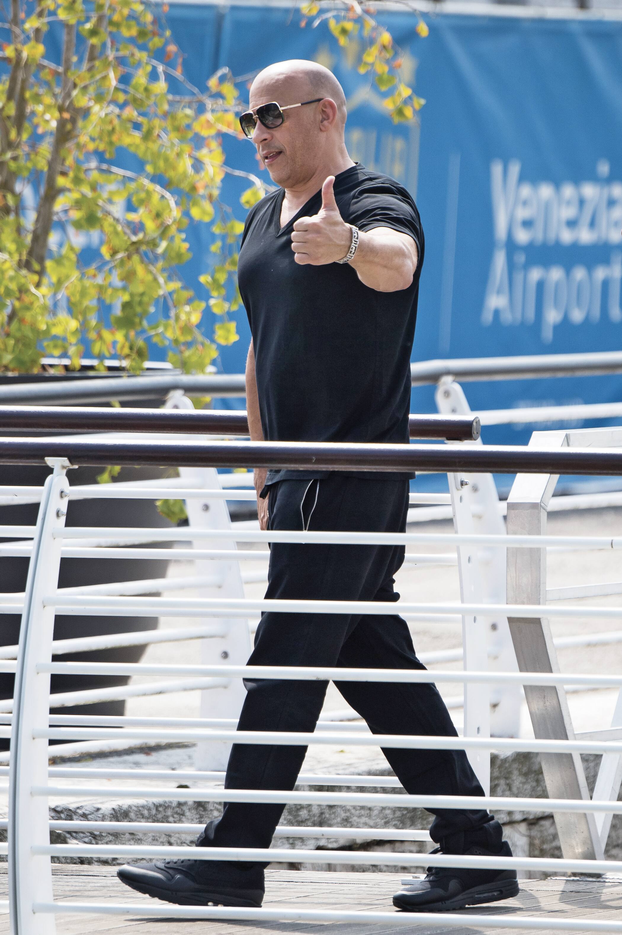 Vive le corset pour Vin Diesel 