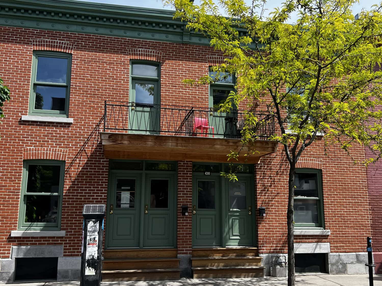 Pensez-y deux fois avant de peinturer votre devanture en briques! | JDM