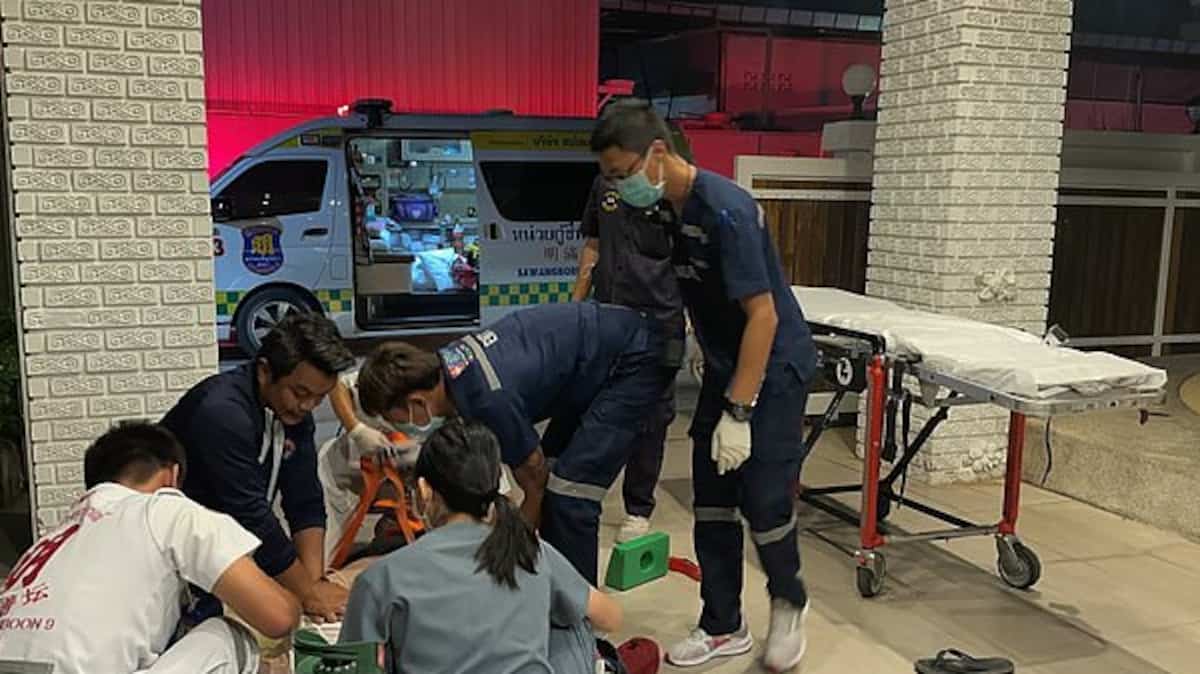 Father beats pedophile to death after making advances on his 15-year-old daughter Father beats pedophile to death after making advances on his 15-year-old daughter