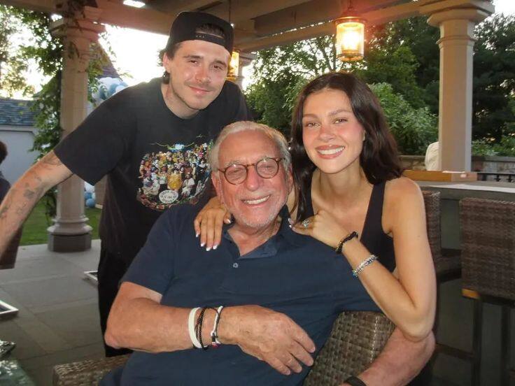 Le père de Nicola Peltz Beckham se prononce