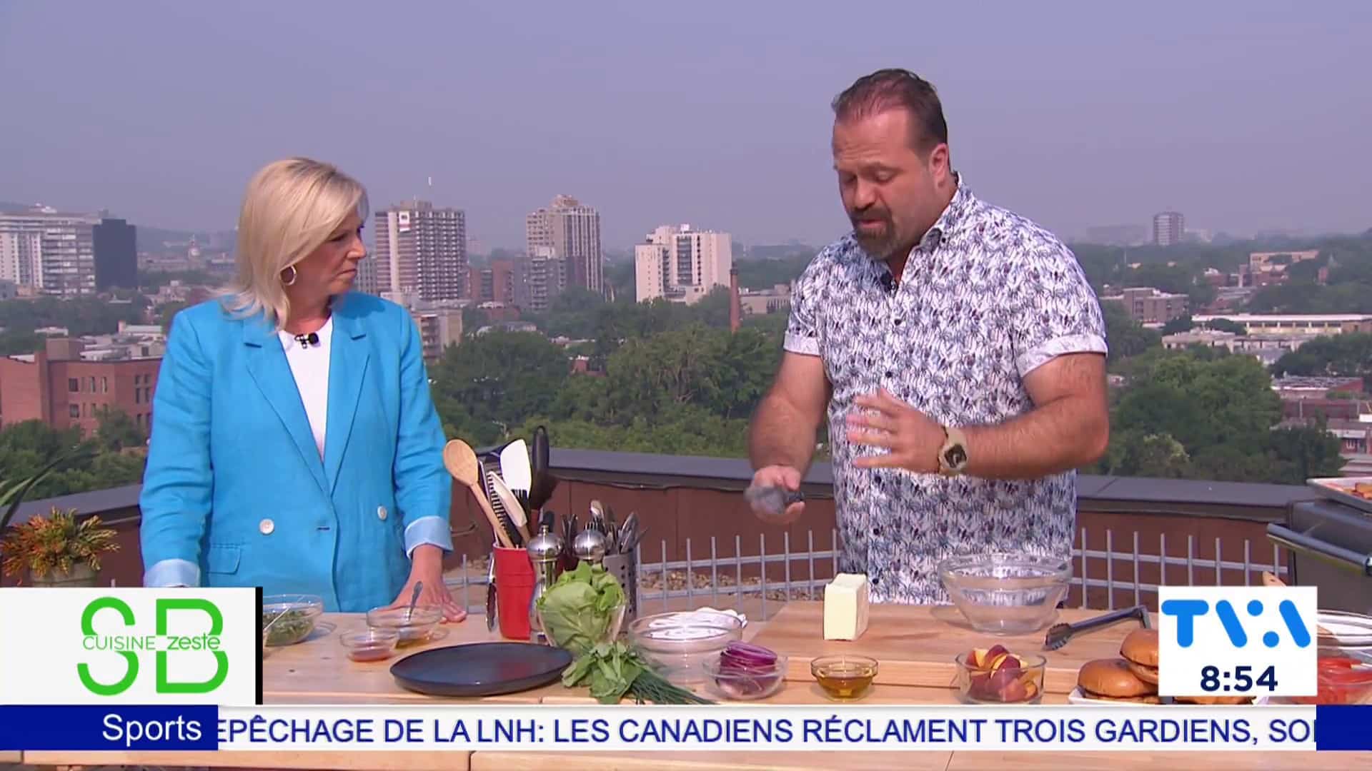 Burger d'halloumi et pêches grillées