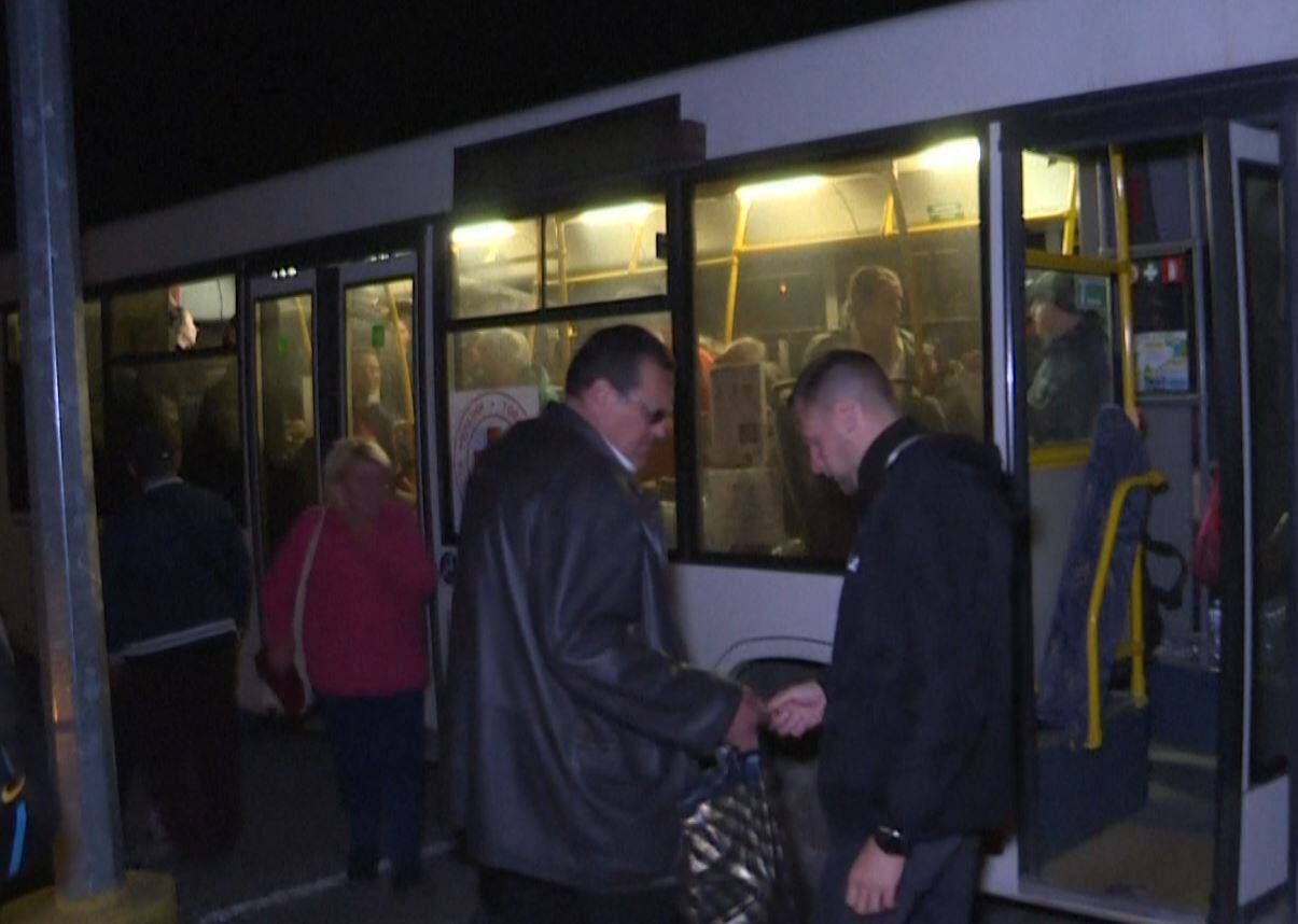 Ukraine: des civils &eacute;vacu&eacute;s d'Azovstal &agrave; Marioupol sont arriv&eacute;s &agrave; Zaporijjia