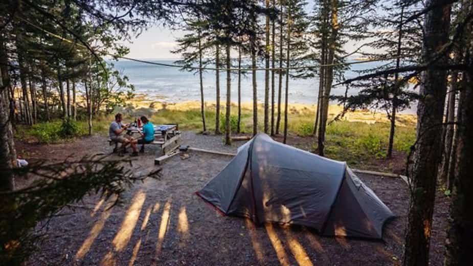 Image principale de l'article 5 campings pour planter sa tente près du fleuve
