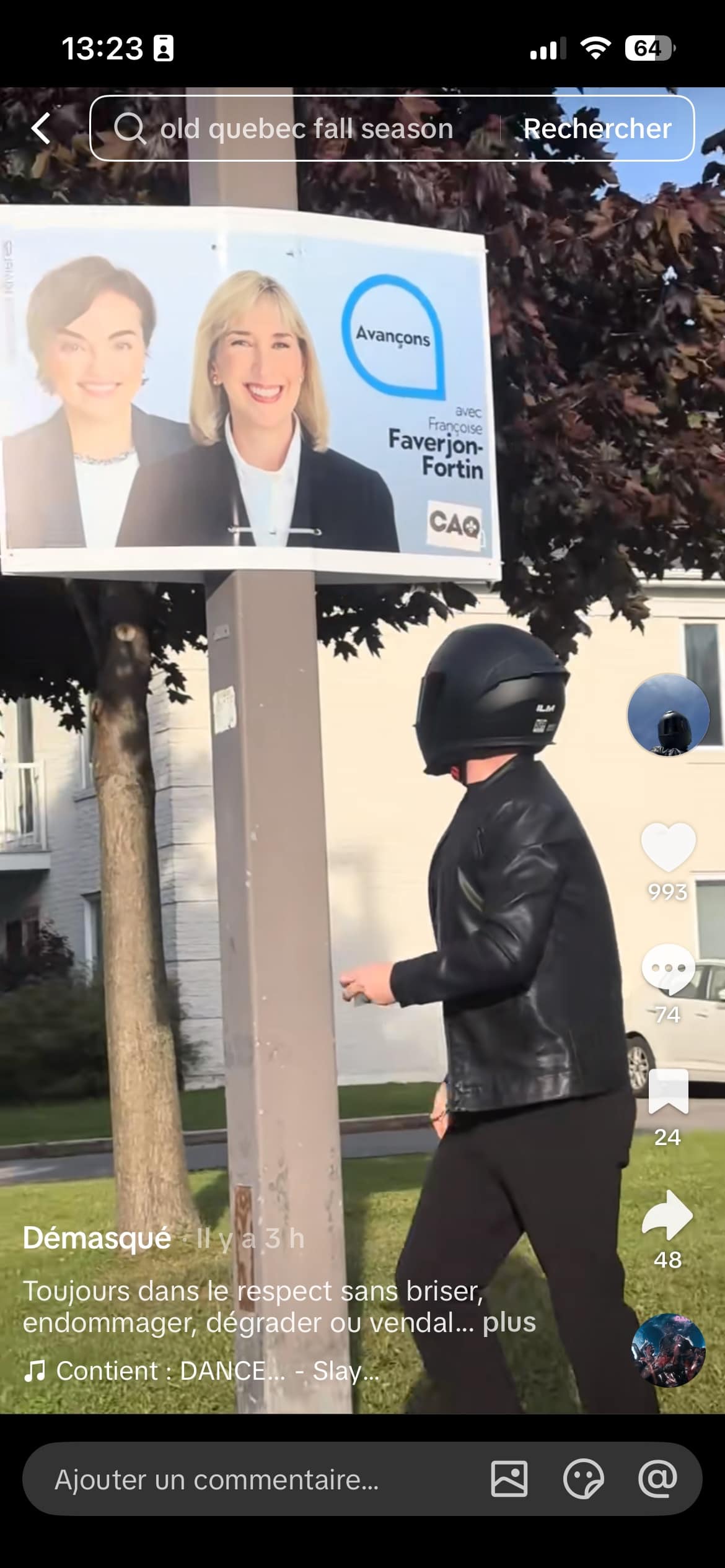 Un jeune citoyen a choisi d’apposer des autocollants avec l’ancien logo de la CAQ sur les pancartes de l’Équipe Christine Fréchette.