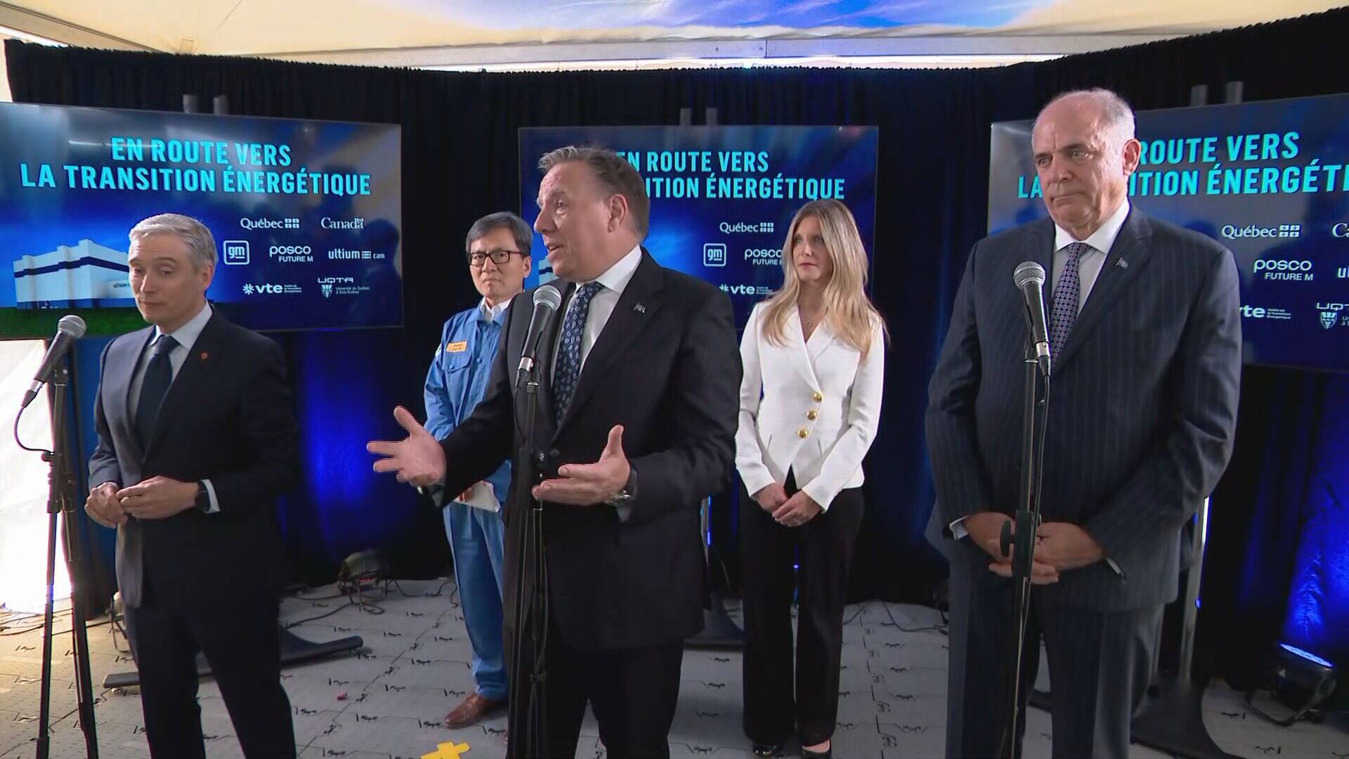 "Fierce Competition between Canada and the US for Technology