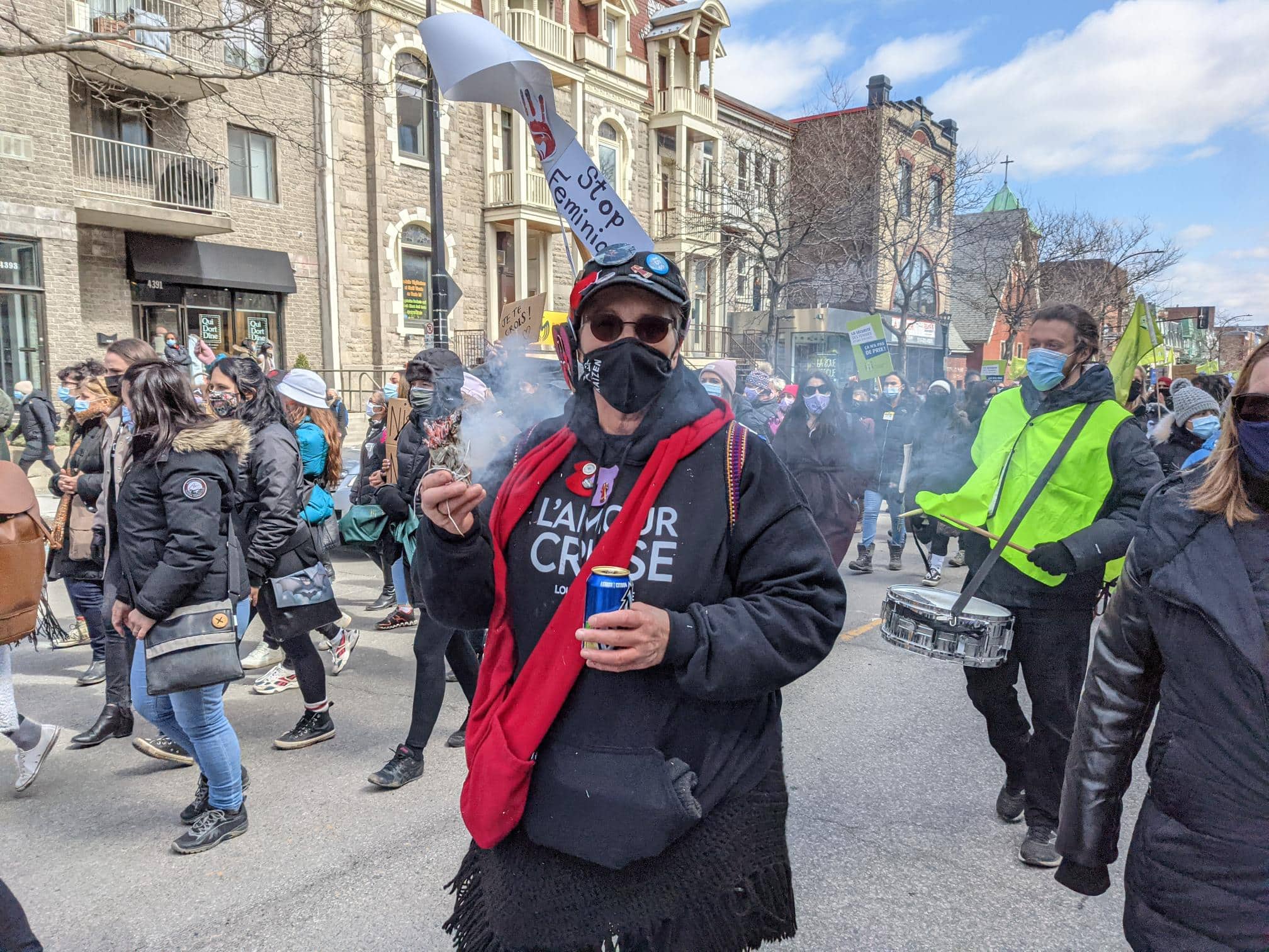 [EN IMAGES] Des milliers de personnes marchent contre la violence ...
