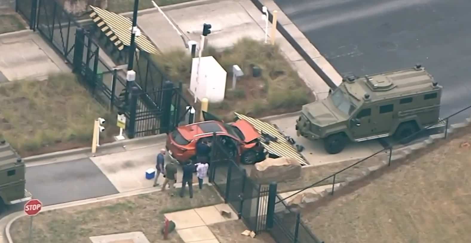 Un automobiliste fonce dans la cl&ocirc;ture des bureaux du FBI &agrave; Atlanta