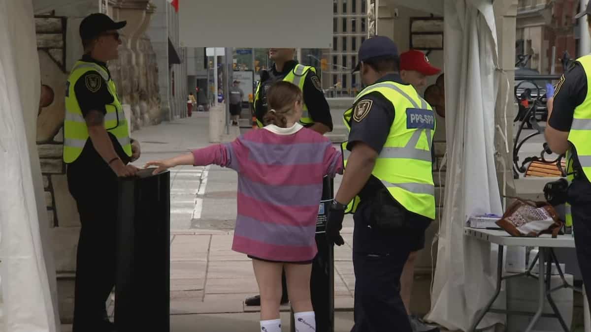 Fête du Canada: forte présence policière et amendes augmentées à Ottawa