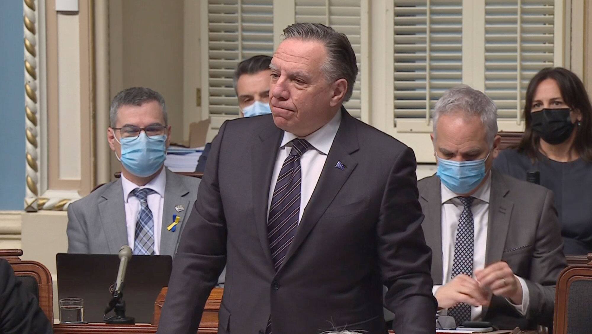 &laquo;Il est pas mort, lui?&raquo;: une &laquo;mauvaise blague&raquo; de Legault &agrave; Pierre Arcand ne passe pas