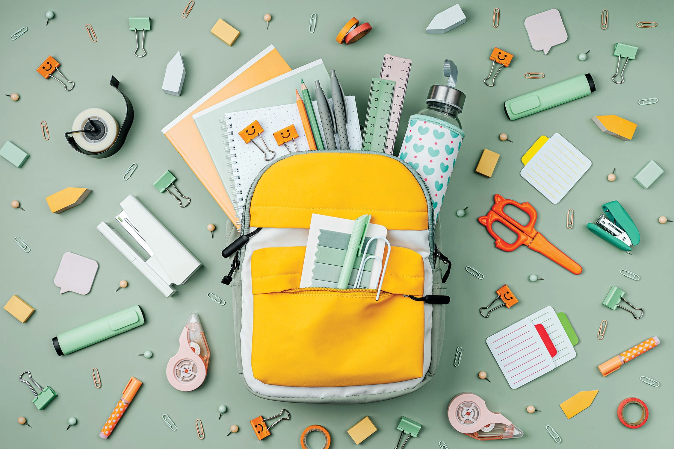 Voici les trucs d'une enseignante pour acheter et gérer votre matériel scolaire sans vous ruiner