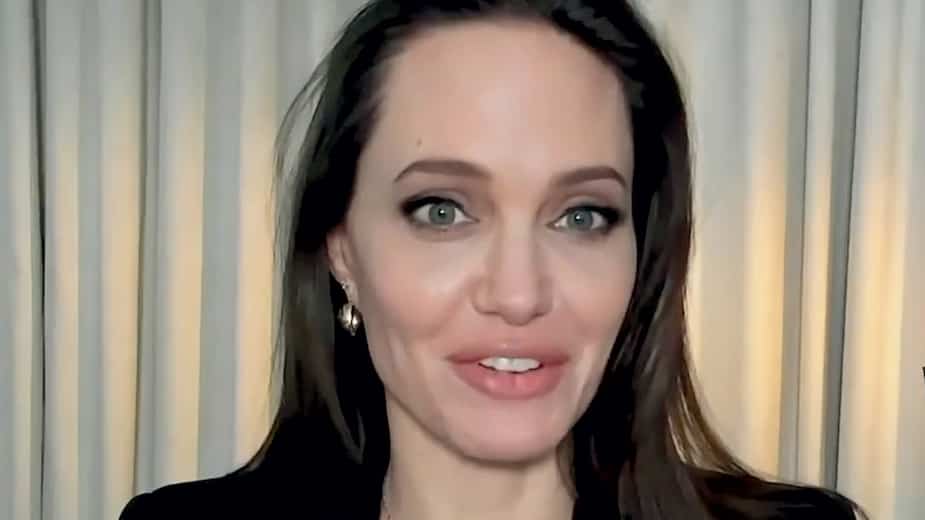 Angelina Jolie Est Une Celibataire Trop Exigeante 7 Jours Angelina Jolie Est Une Celibataire Trop Exigeante 7 Jours