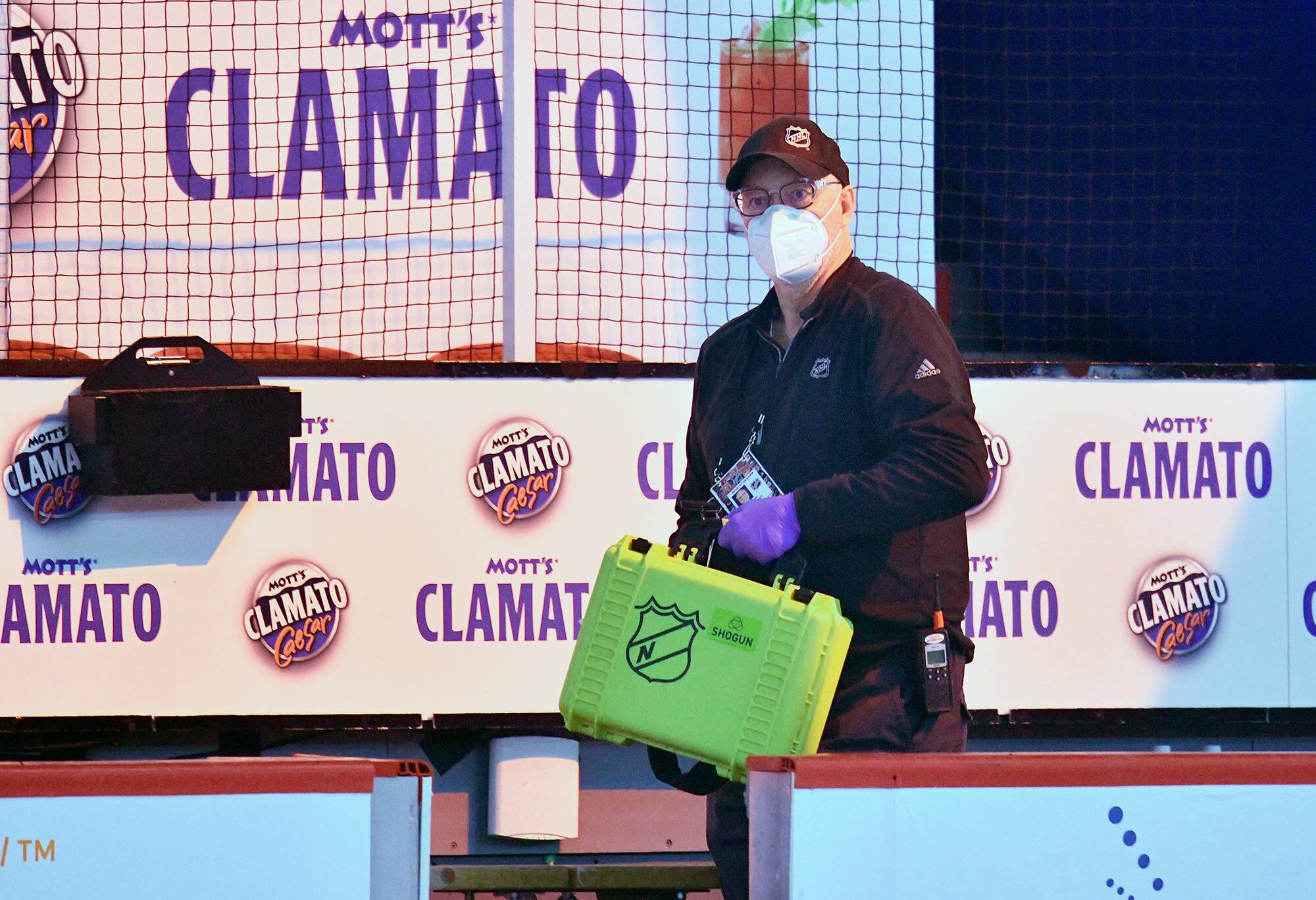 Le Ch Arrete Par La Covid 19 Le Journal De Montreal