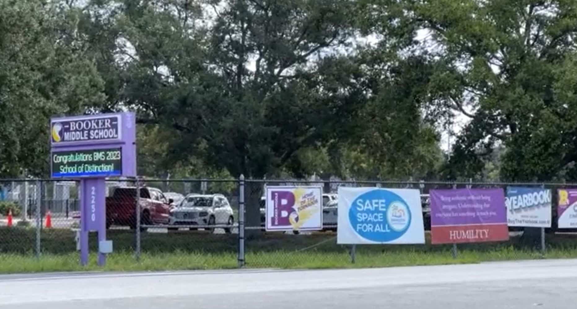 Une m&egrave;re happe accidentellement sa fille de 12 ans avec son VUS