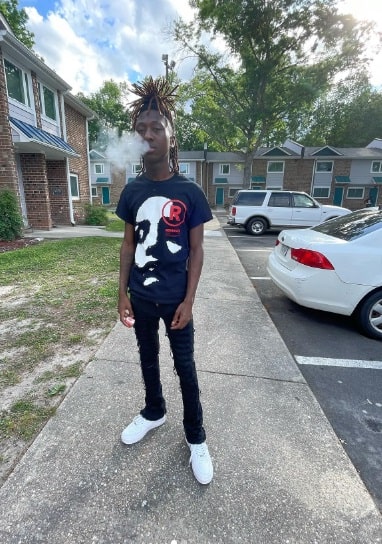 Balle dans la t&ecirc;te: un rappeur de 17 ans se tire accidentellement pour une vid&eacute;o