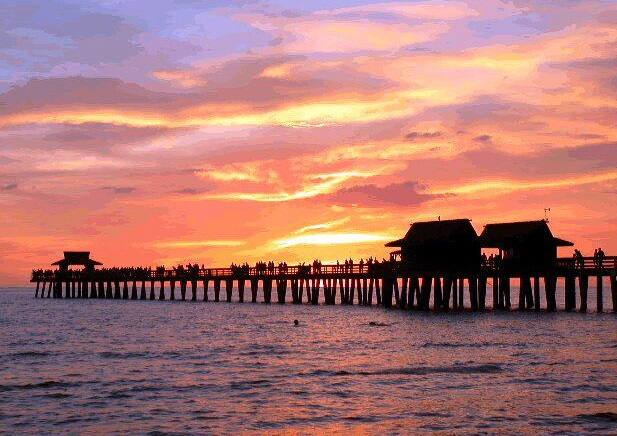 Elle fait l&rsquo;amour en public et se jette &agrave; l&rsquo;eau pour &eacute;chapper aux policiers