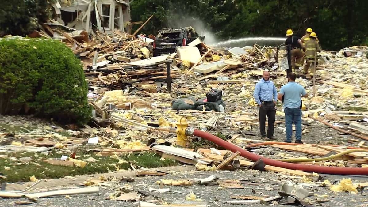 EN IMAGES | Deux morts lors d'une importante explosion dans une maison au Maryland