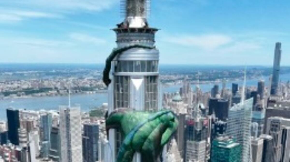 À VOIR | Un énorme dragon gonflable placé tout en haut de l’Empire State Building
