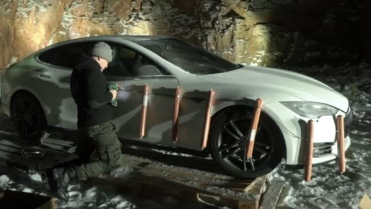 Batterie trop dispendieuse, il préfère faire exploser sa Tesla