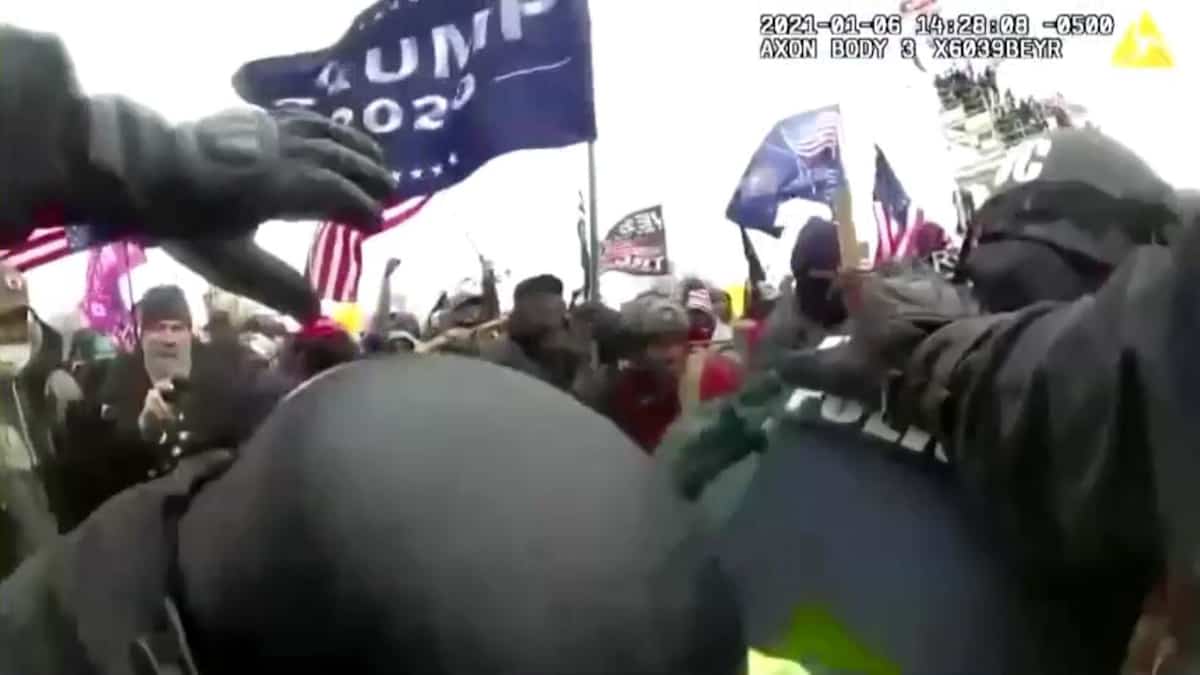 «Sang, sueur et larmes»: des images inédites du 6 janvier 2021