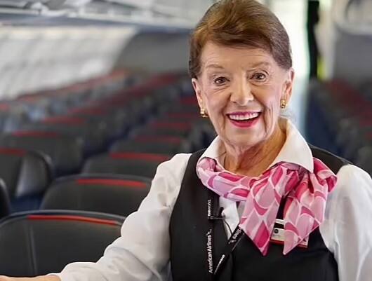 &Agrave; 86 ans, elle d&eacute;tient le record de la plus vieille agente de bord en service