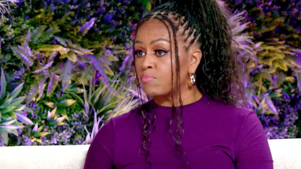 Michelle Obama admits she couldn’t stand her husband of 10 years Michelle Obama admits she couldn’t stand her husband of 10 years