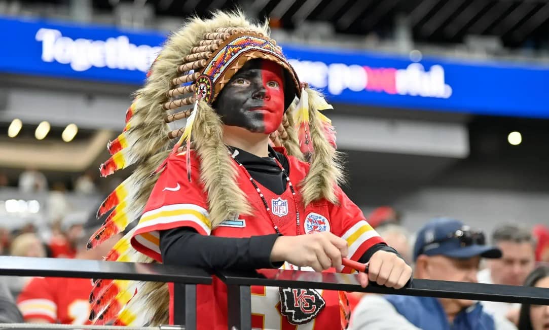 Jeune partisan des Chiefs accusé de racisme : sa famille menace de ...