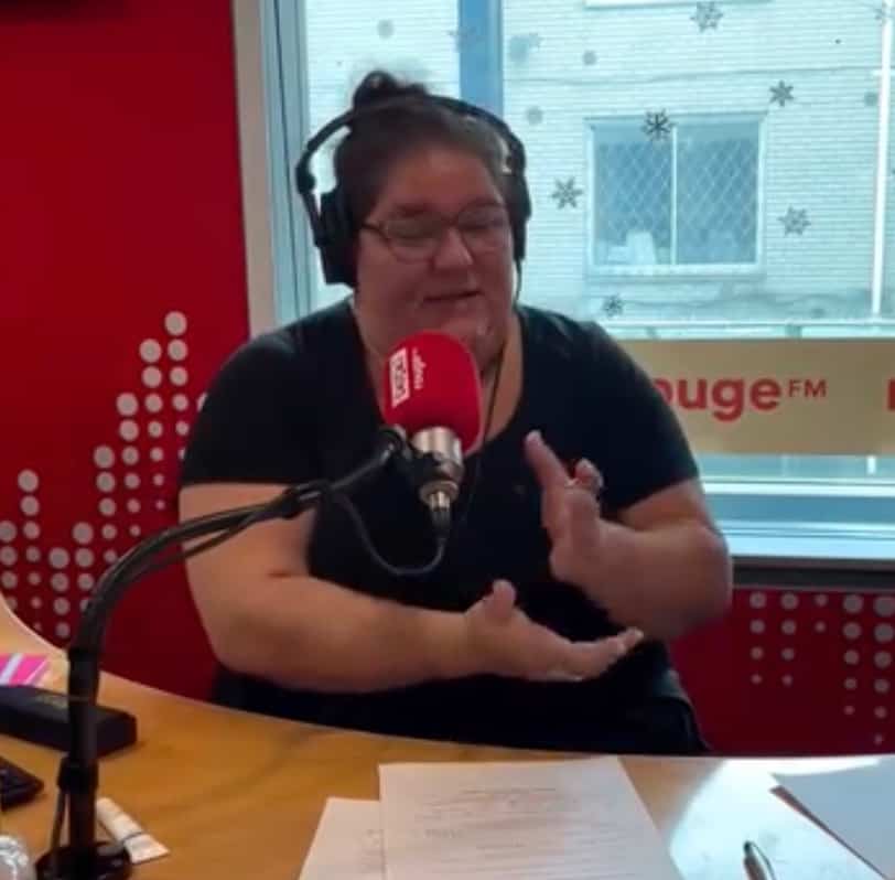 Offre un touchant cadeau à sa marraine 