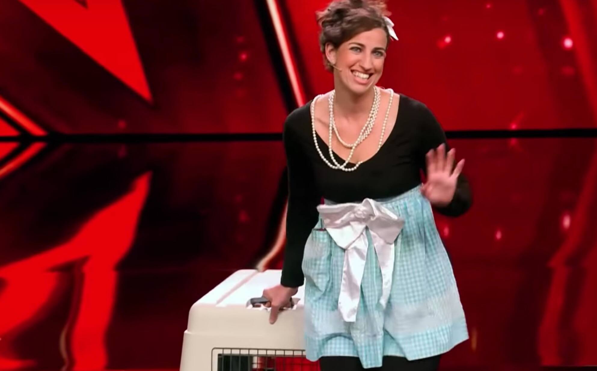 [VIDÉO] Elle s’insère des saucisses dans les fesses dans un concours de talent et tout le monde