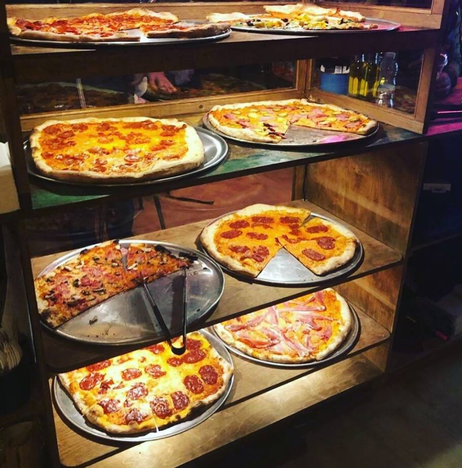 Vous pouvez commander de la pizza à la pointe comme à New York dans ce