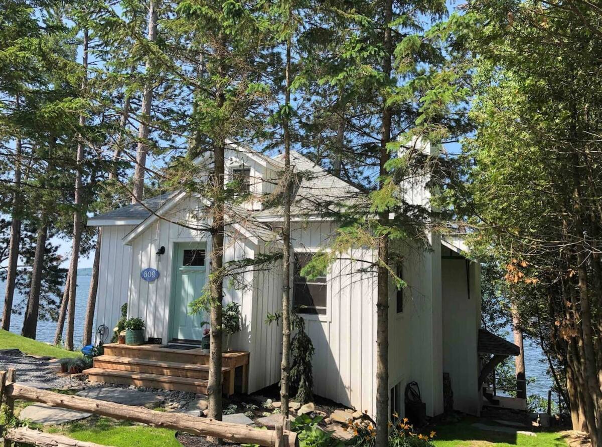 À louer en Estrie voici 15 chalets sur le bord de l’eau JDM À louer en Estrie voici 15 chalets sur le bord de l’eau JDM