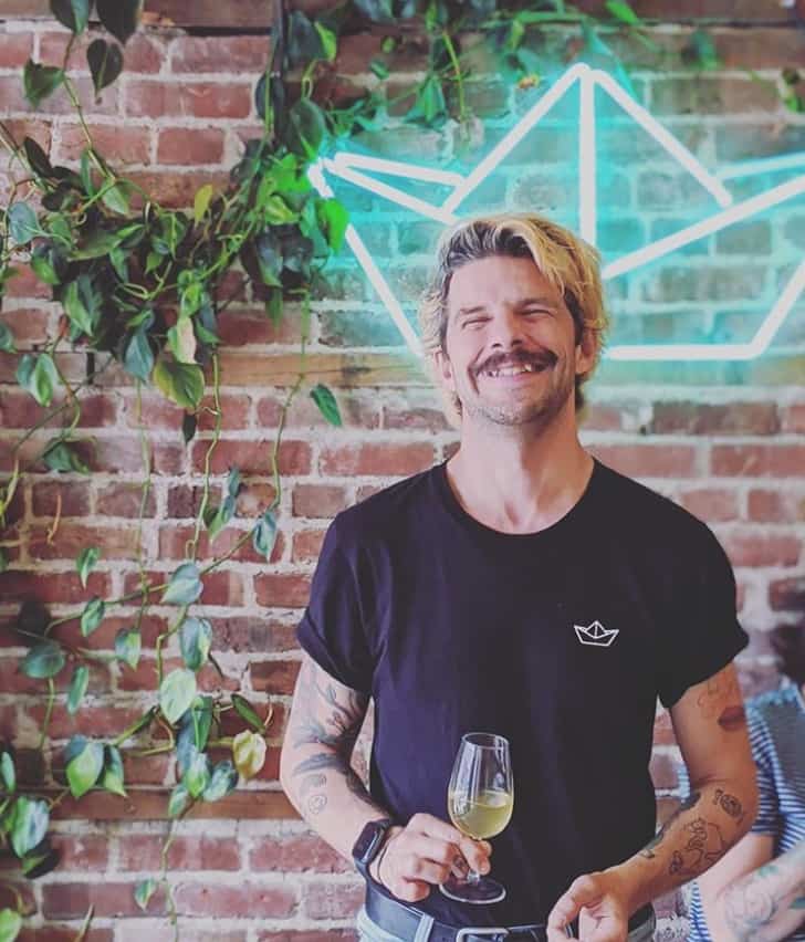 Tacos & vins nature dans ce café de quartier 