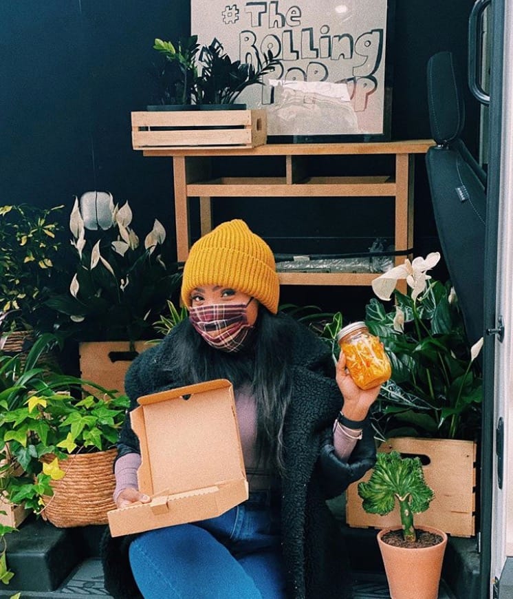 Une boutique mobile qui livre des plantes 