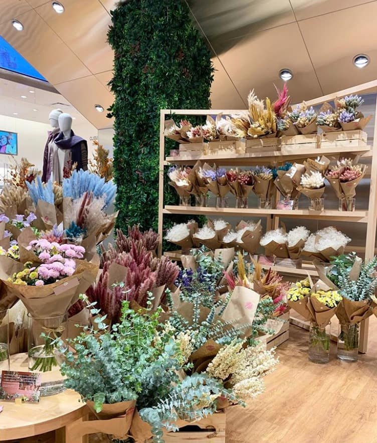 Bell Jar Botanicals ouvre un «pop-up» au Uniqlo