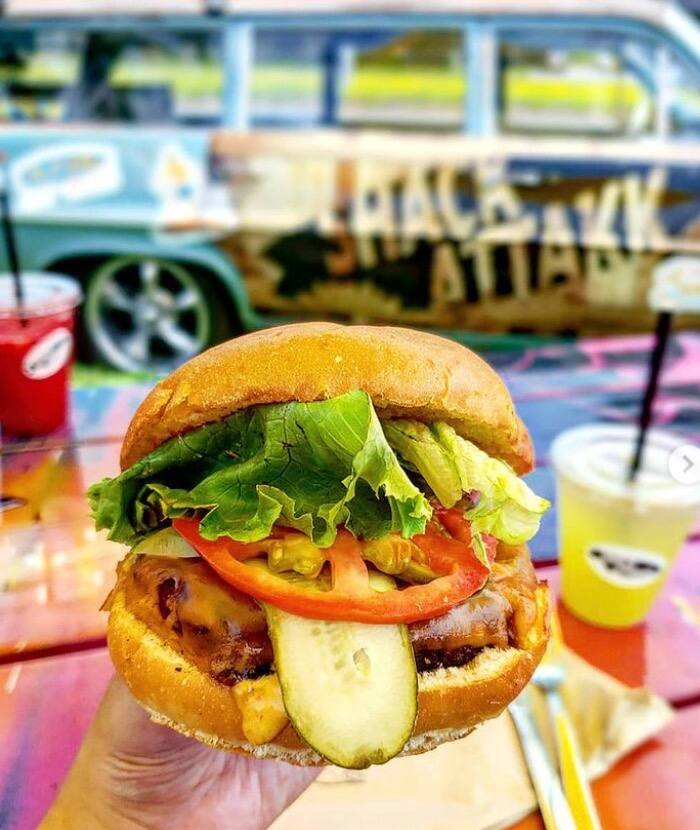 Le resto Shack Attakk débarque à Montréal 