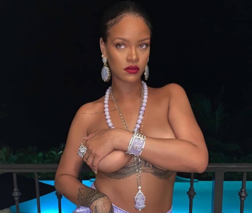 Rihanna seins nus avec le dieu Ganesh