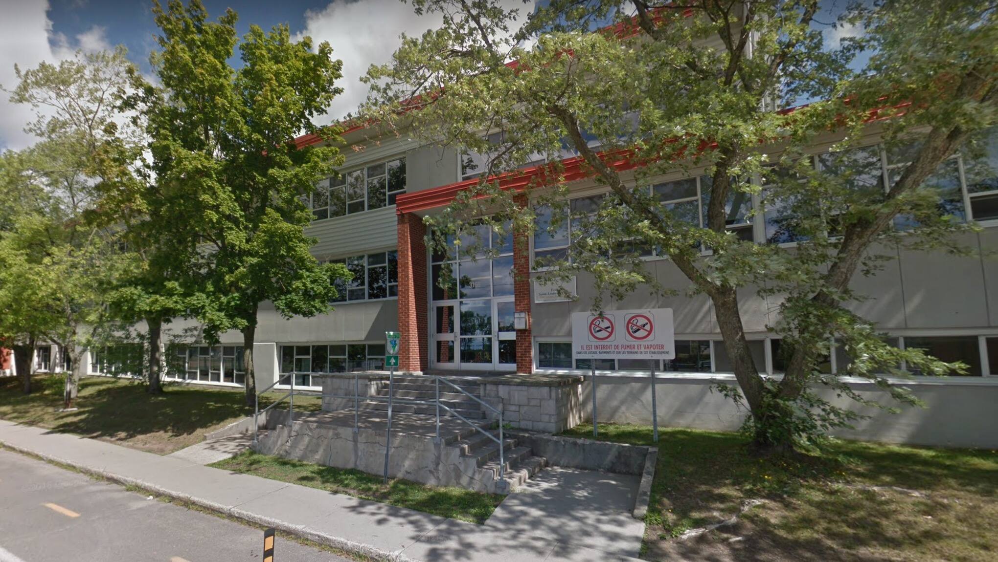 Possible variant dans une école de Lévis TVA Nouvelles