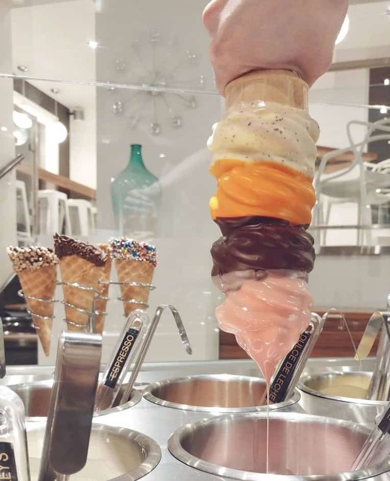 Ce bistro glacé propose un gigantesque cornet