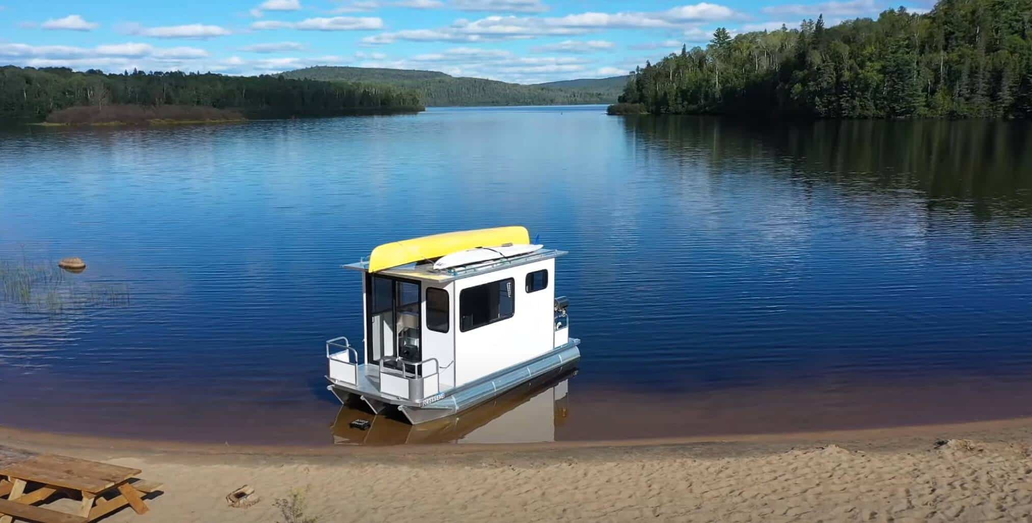 Une «roulotte flottante» à louer au Lac Taureau