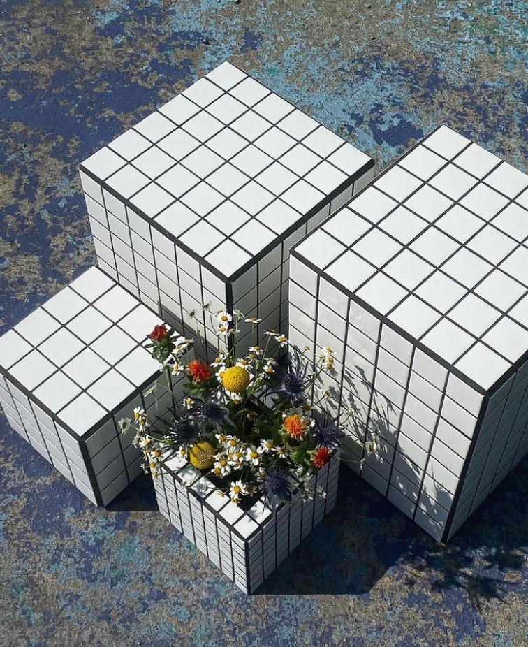 Des meubles en tuiles de céramique faits à MTL