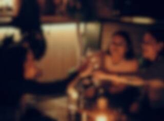 Bars et restos à pleine capacité dès novembre