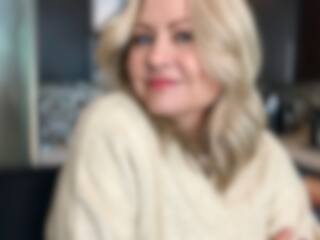 Mitsou présente l'adorable bébé de sa belle-fille