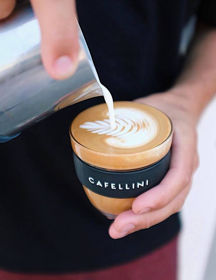 Café gratuit contre vêtement chaud au Cafellini