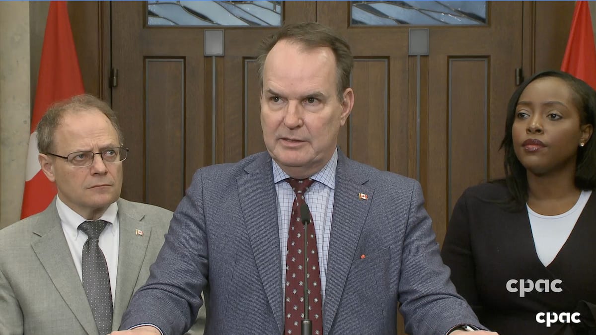 Le gouvernement Carney va sévir contre le stratagème derrière les bulletins de vote extraordinairement longs