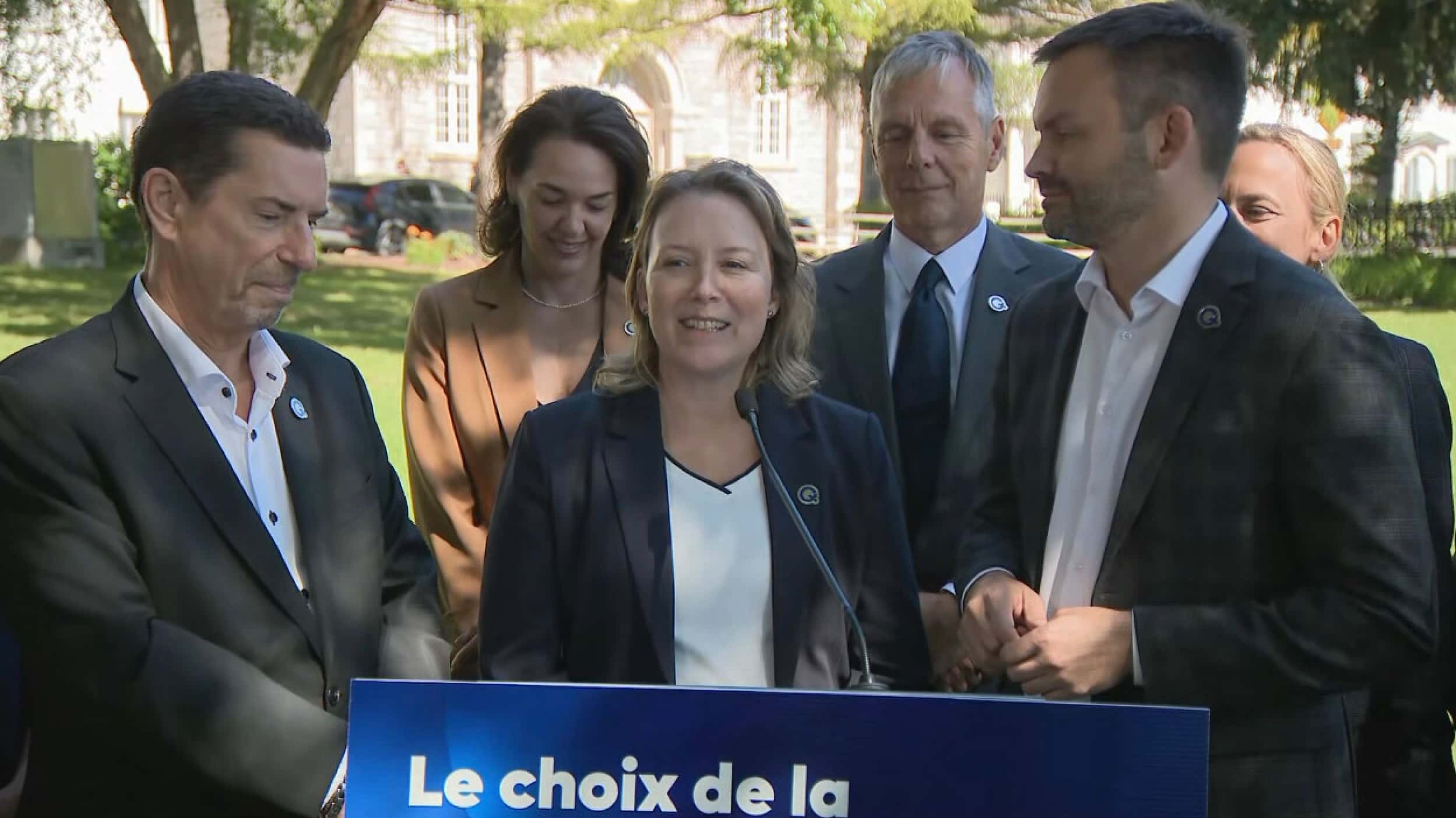 Voici les vedettes qui font leur entrée au salon Bleu