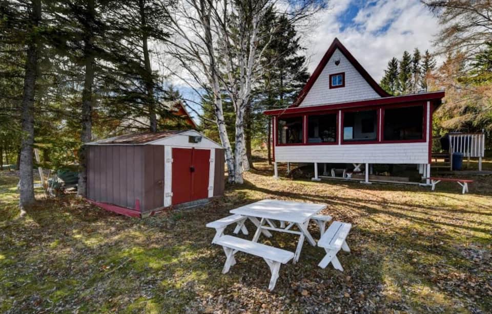 7 chalets sur le bord de l'eau à vendre à moins de 101 000 partout au Québec JDQ 7 chalets sur le bord de l'eau à vendre à moins de 101 000 partout au Québec JDQ