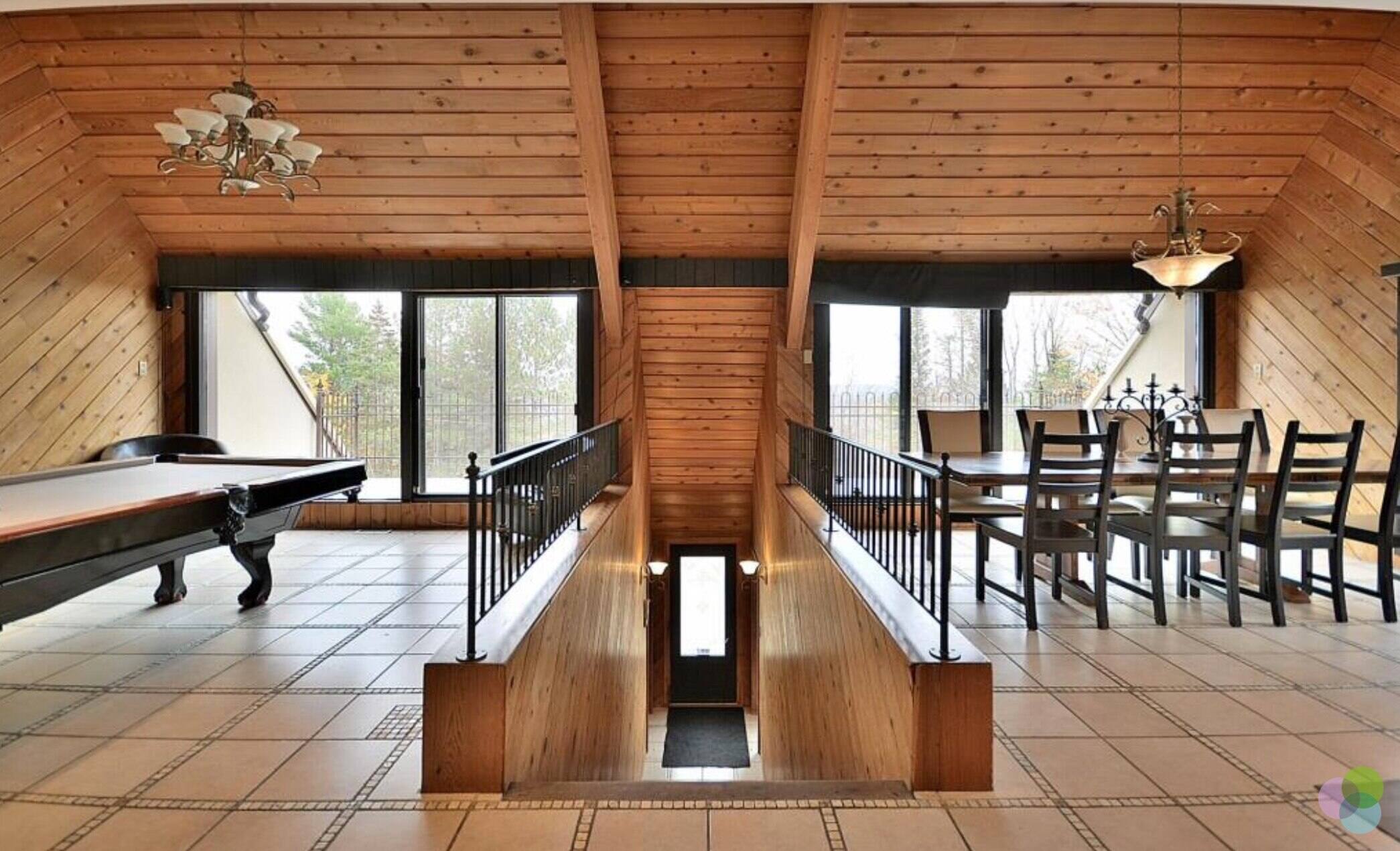 Une surprenante maison triangle à vendre pour 549 000$ à Sainte-Adèle | JDQ