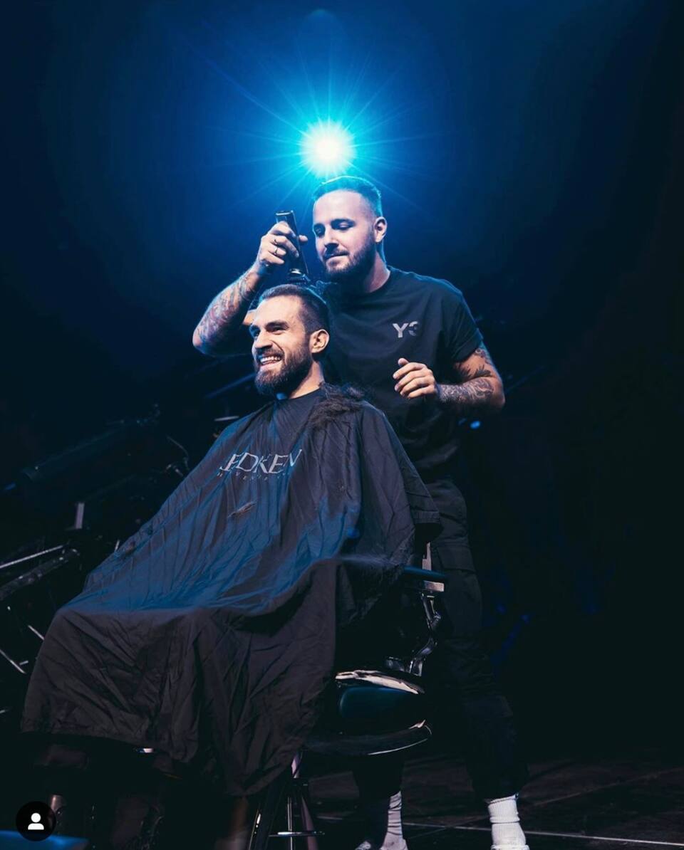 20e Défi têtes rasées: Jay Du Temple se fait raser son abondante ...