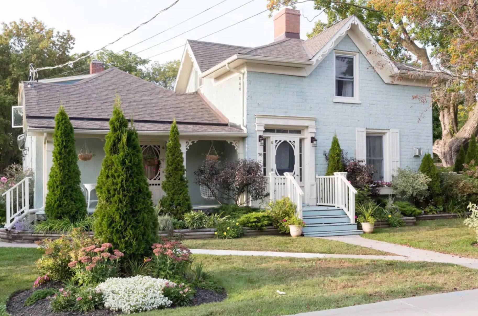 Un Airbnb Pastel A Louer En Amoureux Tout Pres De La Plage De Sandbanks Silo 57